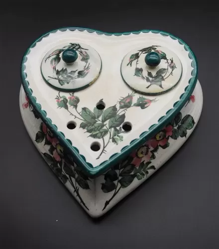 Early Scottish Wemyss Heart Shape Inkwell