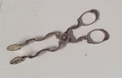 Decorative Pair of Victorian Silver Sugar Nips